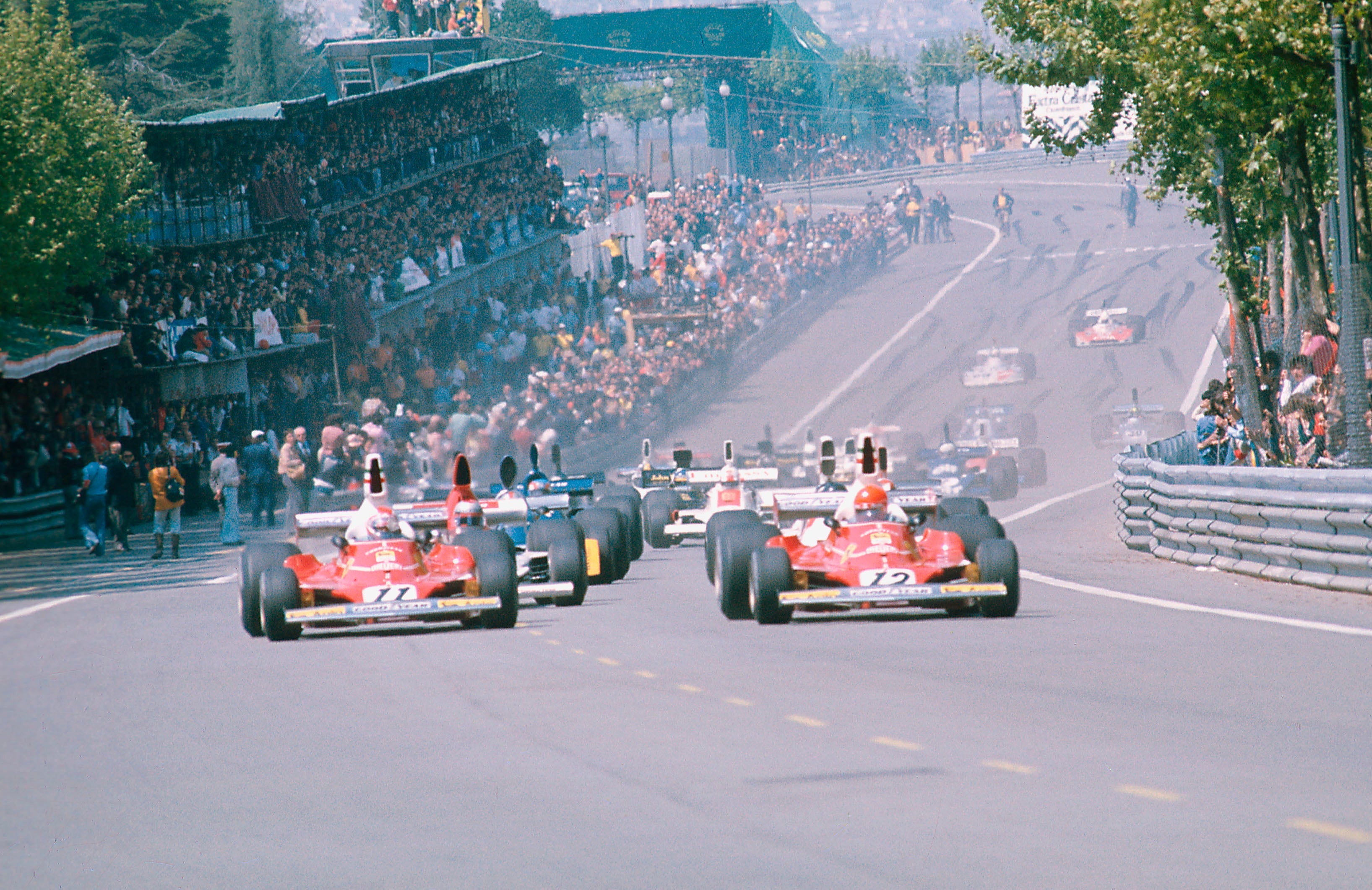 Salida del Gran Premio de España de 1975, disputado en el circuito de Montjuïc.